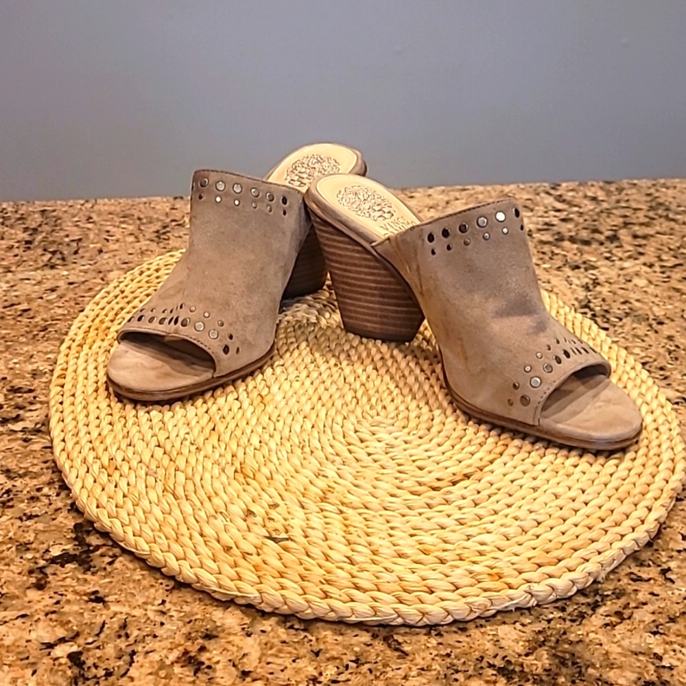 Vince Camuto western style slides